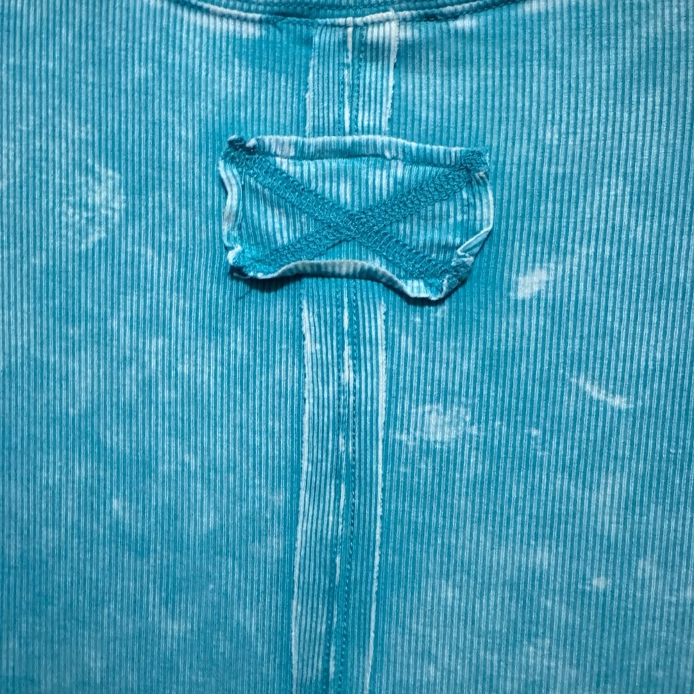 Zenana Outfitters Blue Short Sleeve Tee NWOT - Picture 4 of 7
